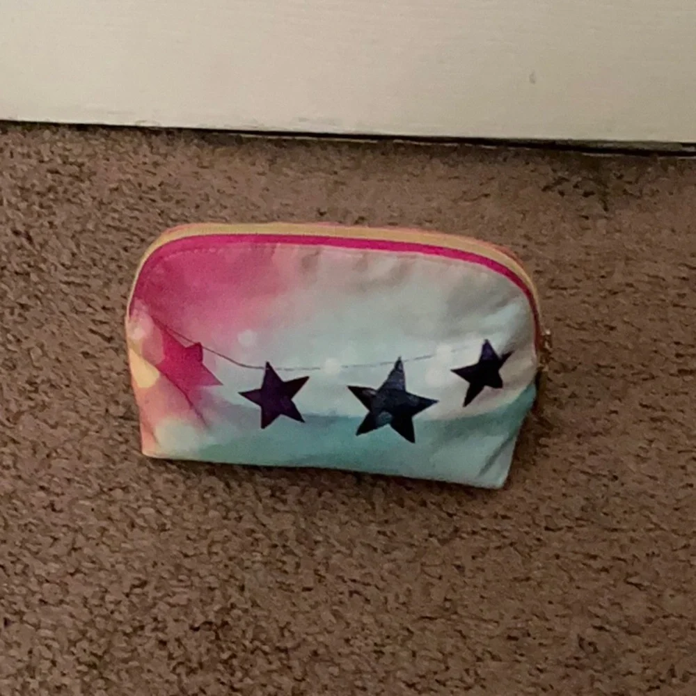 Colorful Star Pattern Pouch - Picture 2 of 3